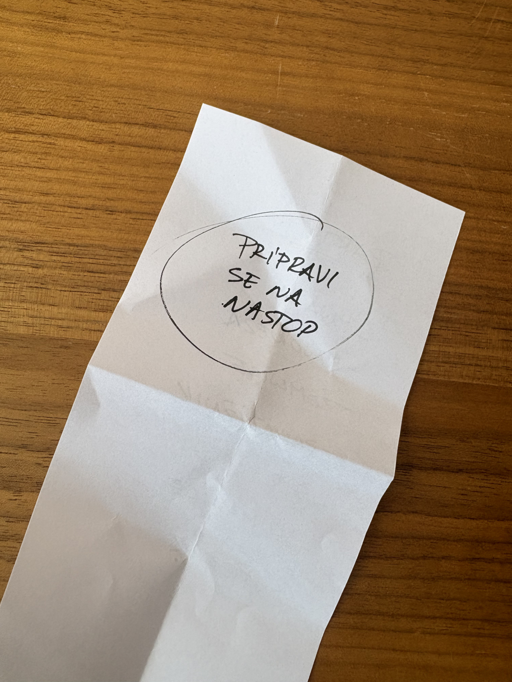 Na drugi strani listka je še eno sporočilo...